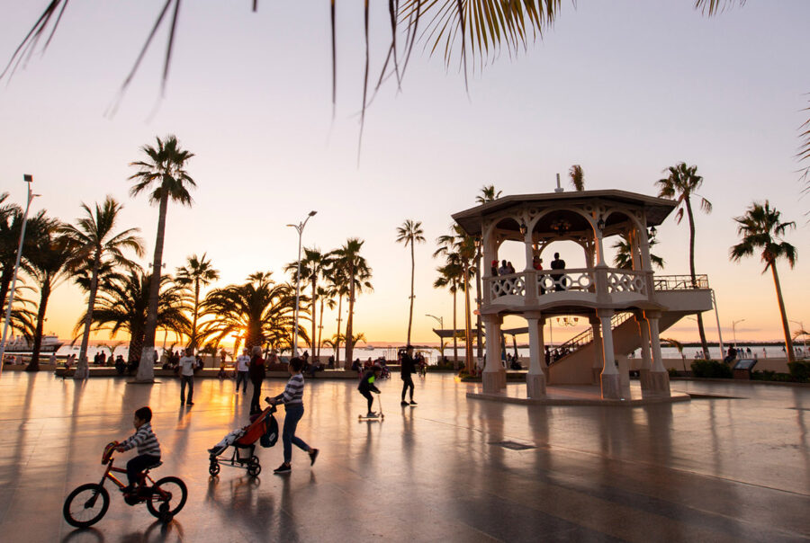 Malecon at La Paz Mexico / Vacation Rentals by Porto Vacanze / Luxury stay in La Paz